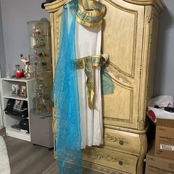 Cleopatra Custom