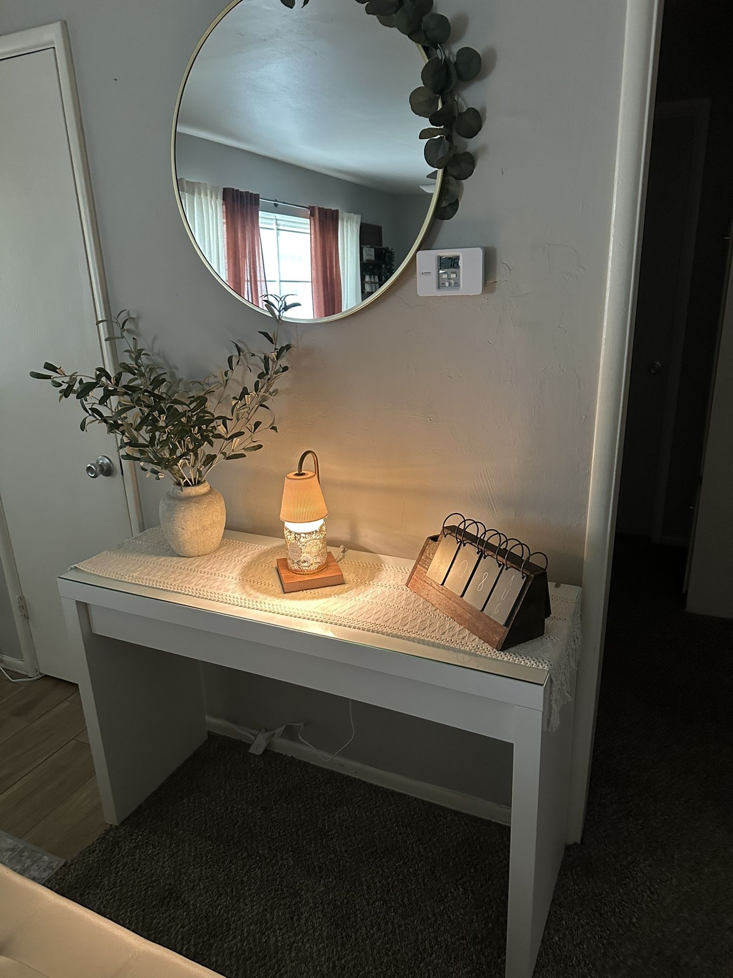 Console / Vanity / Desk