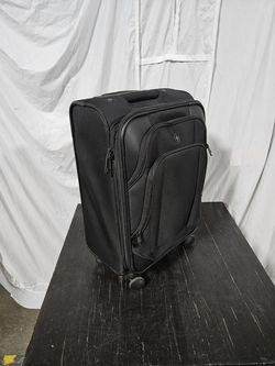 SwissGear Carry-On Suitcase (broken zipper tab)