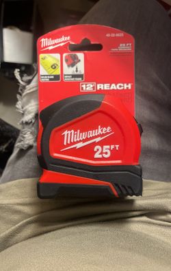 Milwaukee Tape Measure 