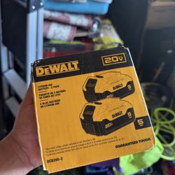 DEWALT LITHIUM ION BATTERY - 2 PACK