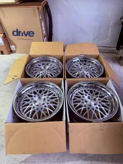 Beautiful 20 nch CSL-5 Rennen Rims, brushed silver with chrome lip.