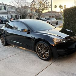 2019 Tesla Model 3 Long Range – Full Self-Driving –l