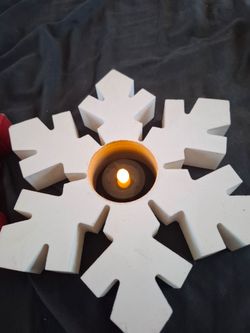 Snowflake tea lights