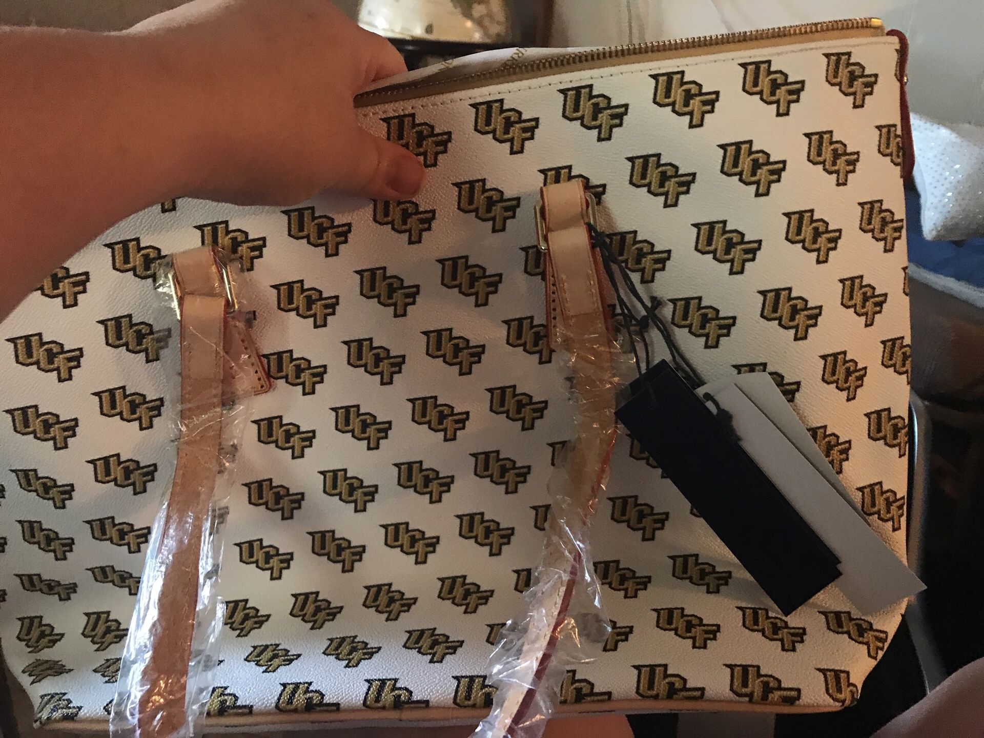 Dooney Bourke Purse for Sale in Lake Worth, FL - OfferUp