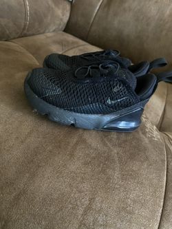 Black Nike Air Max 270 trainers