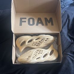 YEEZY FOAM RUNNERS