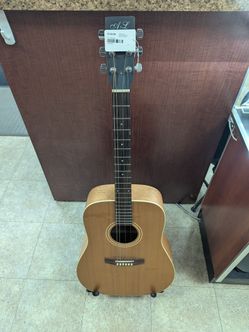 ART & LUTHERIE M: ACOUSTIC. ACOUSTIC GUITAR