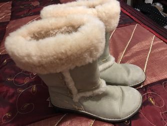 UGG boots neant condition size 5