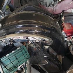 Harley Davidson 2012 Complete Rear Fender Assembly Pivot Block