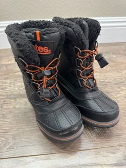 Totes Buster Kids Snow Boots Size 13 Black Orange Faux Fur Lined Winter