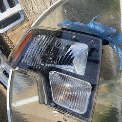 Ford F150 Headlight Right Side Only