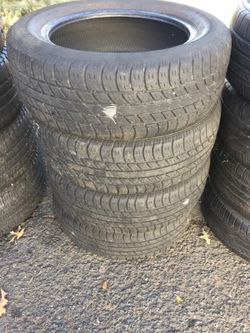 225/60/17 uniroyal tiger paw set of used tires in great condition 70% tread 225$ for 4 . Installation balance and alignment available. Road force b