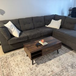 Sofá, Table And Carpet Whole Set.