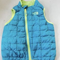 Chaleco De North Face Talla 18 a24 Meses  $15
