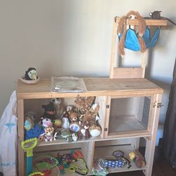 Wooden Vet Center With Animals And Supplies 