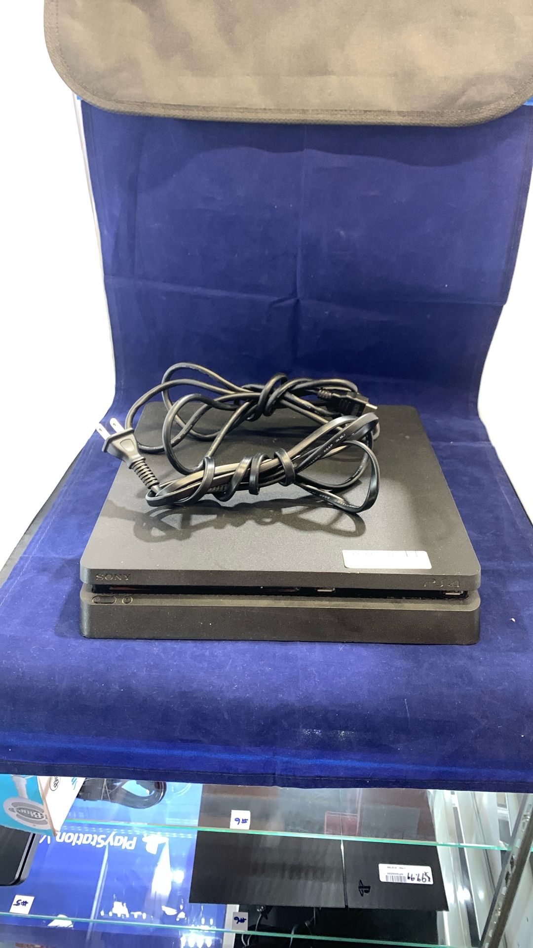 Play Station 4 Slim