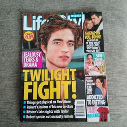 Lot Of  2 Lifestyle Weekly And OK! Weekly Featuring Twilight Stars