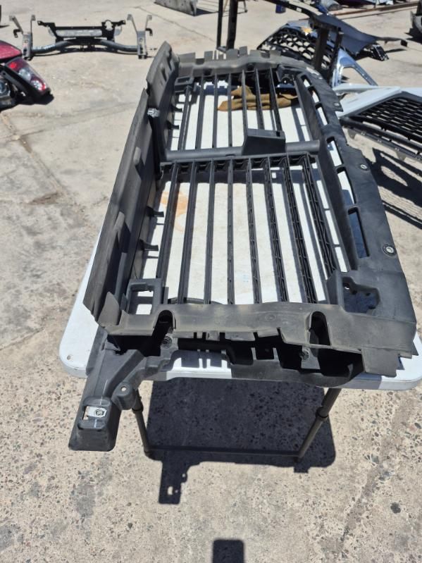Chevy Silverado 1500 Grille Shutter Oem