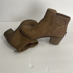 Big Budda Booties size 9