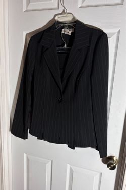 Vintage Giogio Fiorlini Women’s Black Pinstriped 3 Pc Suit Size 10