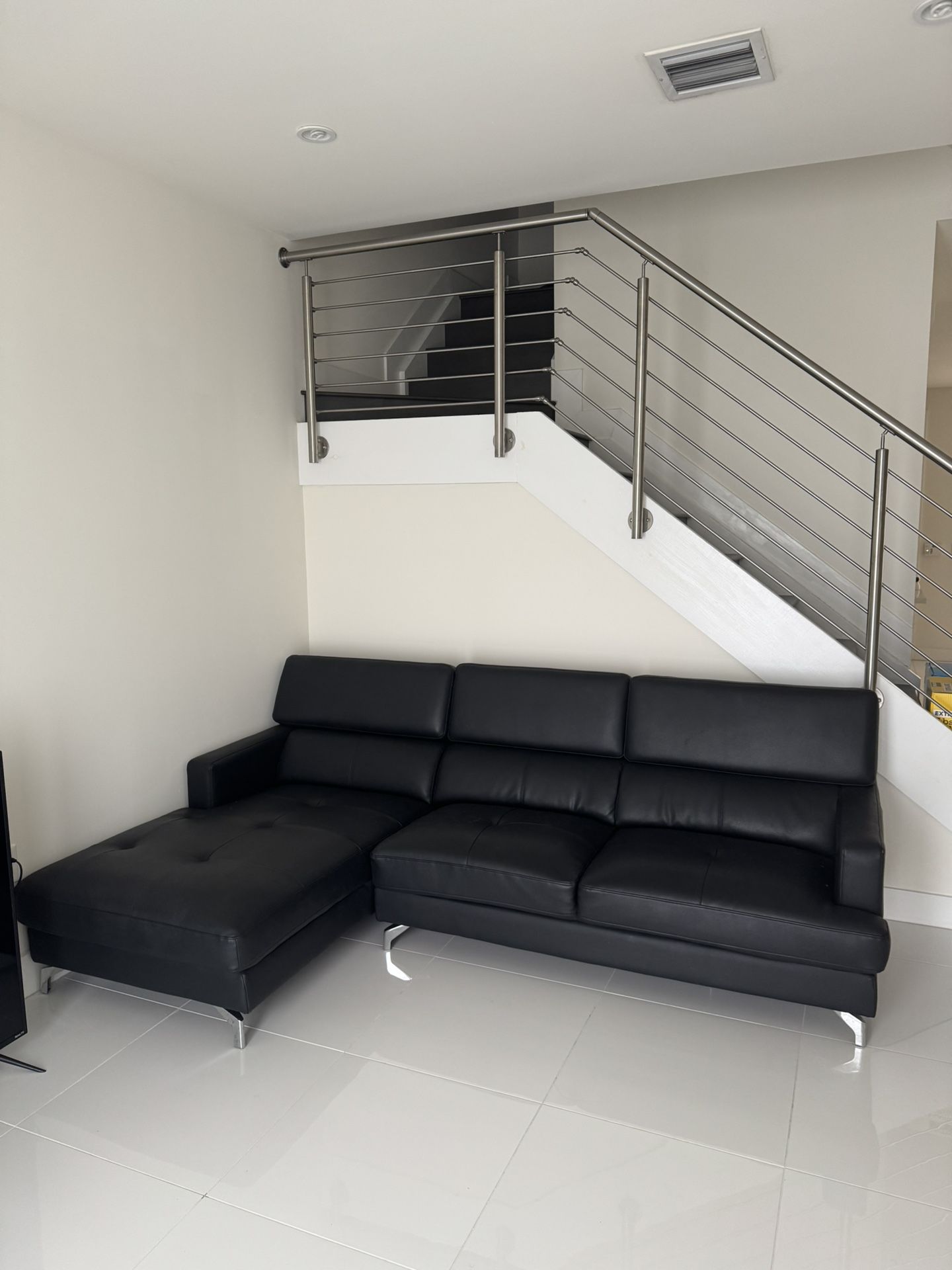 LIKE NEW!!! BLACK LEATHER SOFA FOR SALE!