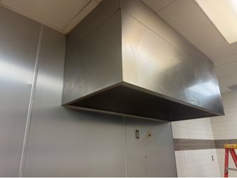 Commercial Kitchen Hood/Extractor 83 x 36 x 34.5” tall