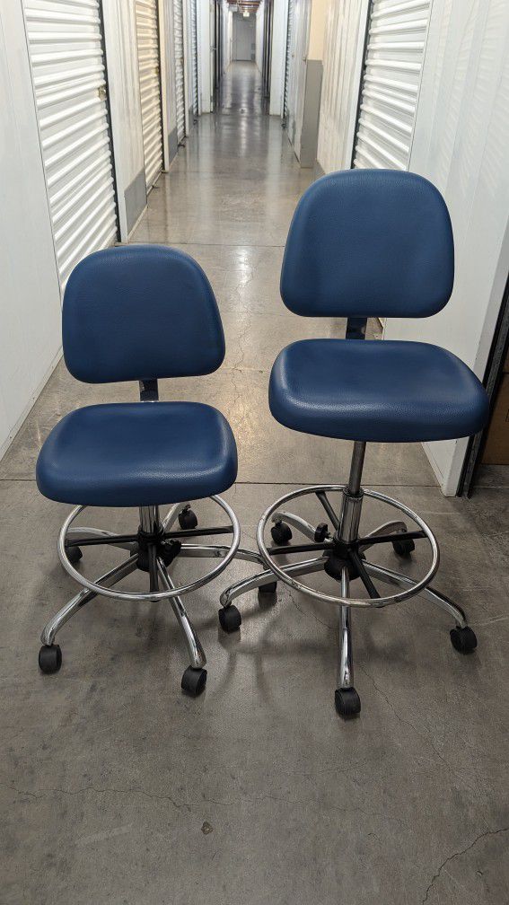 Heavy duty lab stools