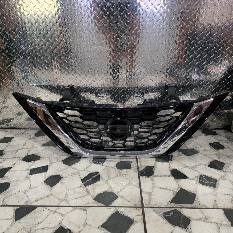 2016 to 2019 Nissan Sentra Grille