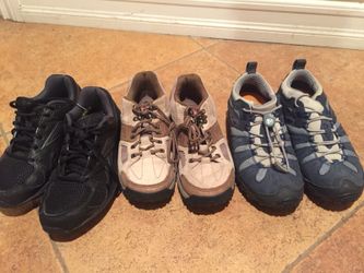Womenās size 7 walking shoes