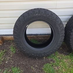 Tires 275/65/R18