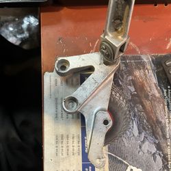 Gsxr1000 Right Front foot peg bracket and Peg 43511.18G00