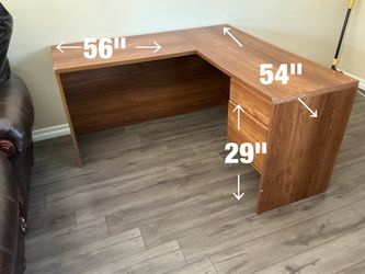 Computer  table  w.  hutch  -  $40