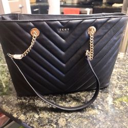 DKNY Veronica  mediun tote brand new lady wallet
