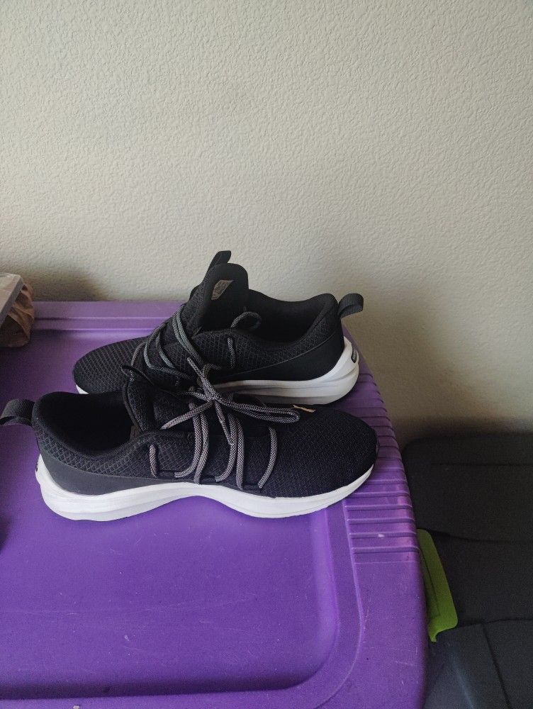 Women's Puma Shoes