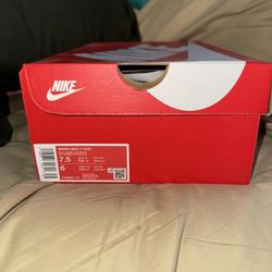 Women’s Nike P-6000