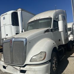 2014 Kenworth T680 Isx15 Cummins Automatic (for Parts)
