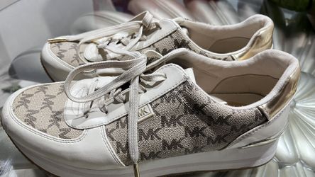 Michael Kors Shoes ~Women  Size 9M
