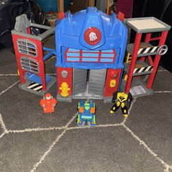 Optimus Prime Firehouse Play Set 
