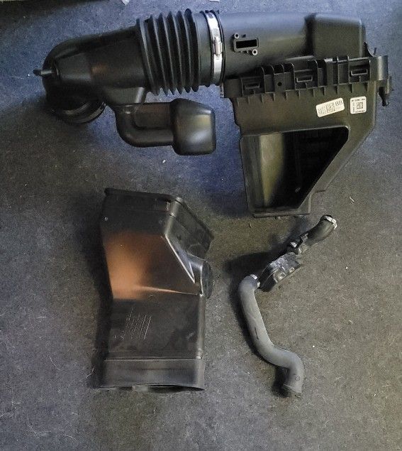 Mustang OEM Air Cleaner Housing