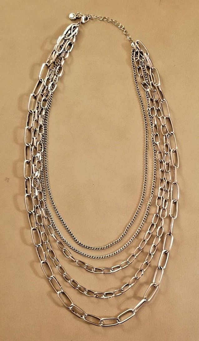 SILVER MULTI-LAYERED NECKLACE!!!