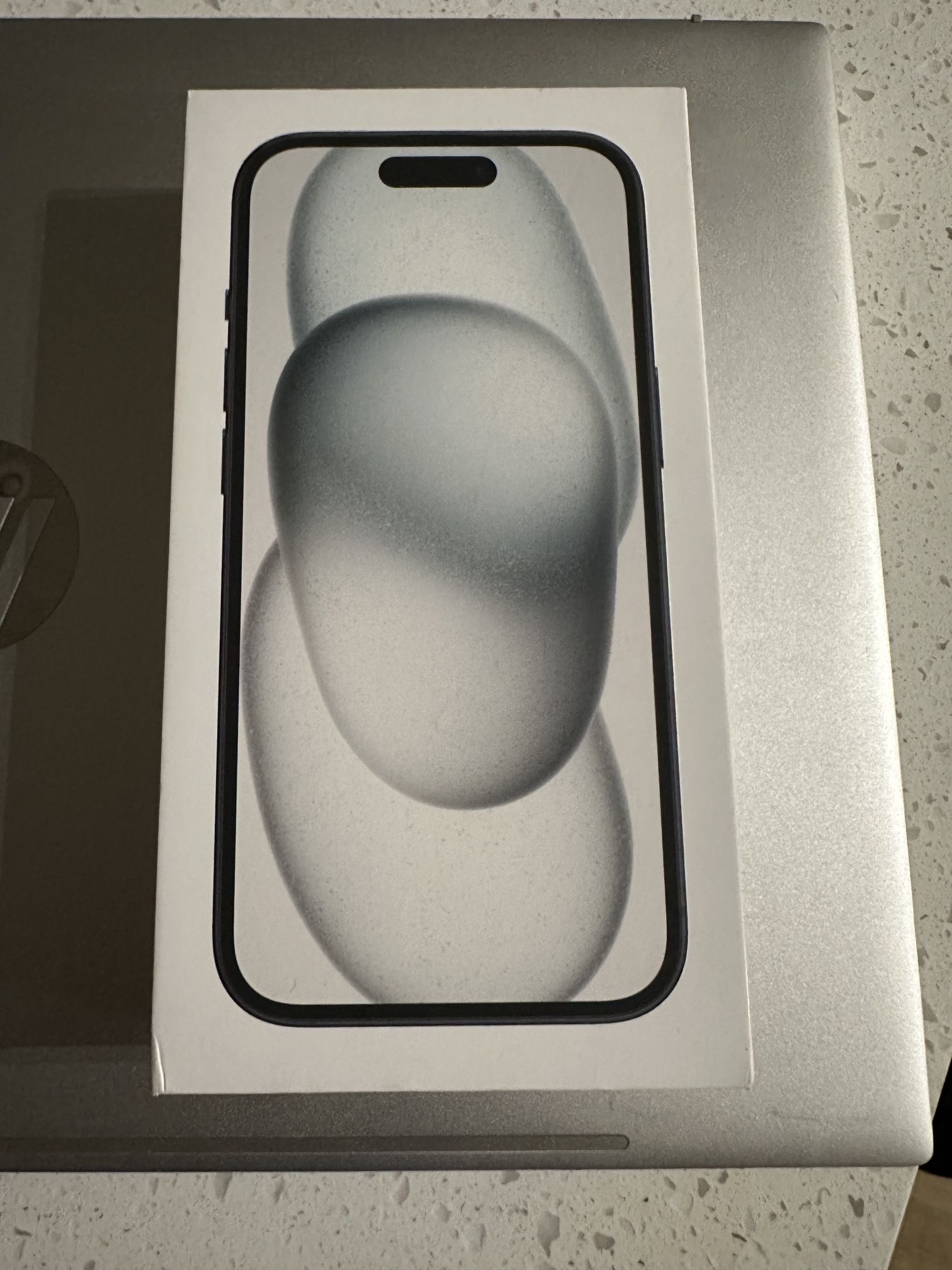 IPHONE 15 SEALED BOX NEVER OPENED