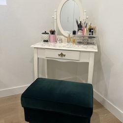 Makeup Desk 