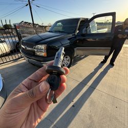 Llaves De Autos / Car Keys And Remotes 