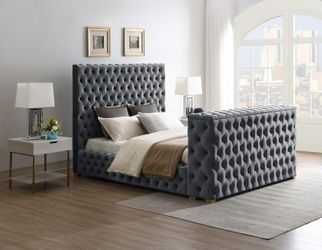 King Bed With Fire 🔥 Insert And TV Available In Other Colors 