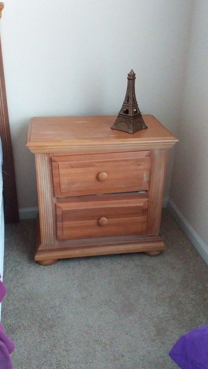 4 piece used bedroom set for Sale in Alafaya, FL OfferUp