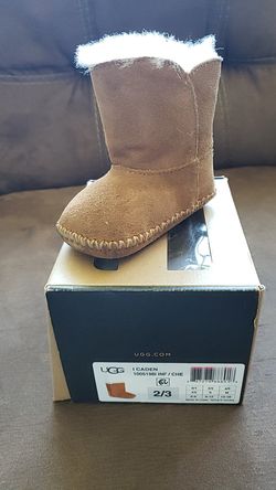 toddler uggs size 2/3