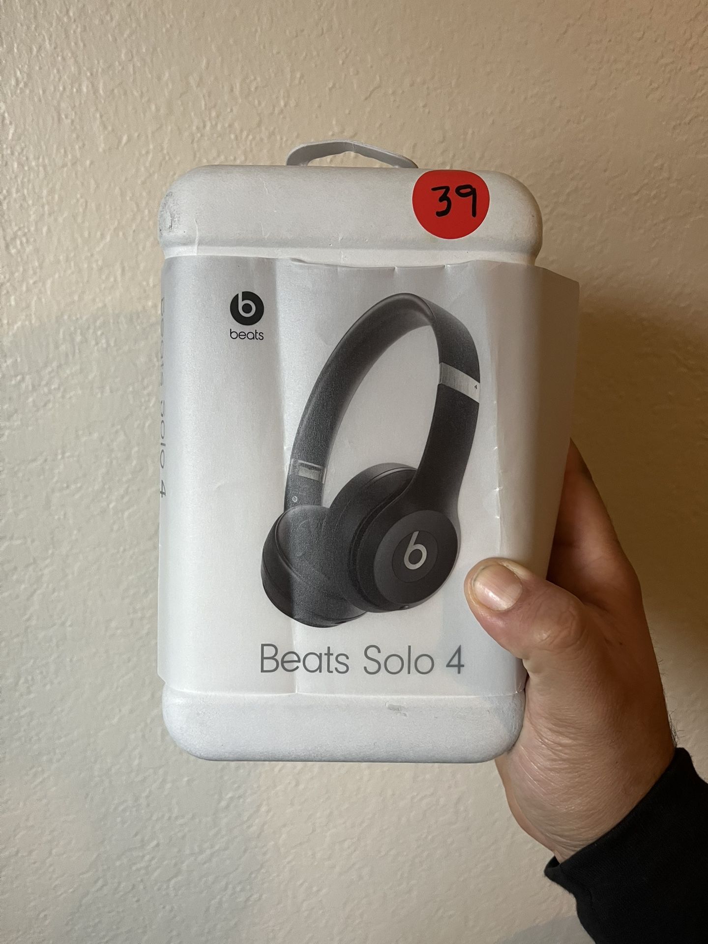 Beats Solo 4