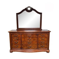 Elegant Thomasville British Gentry Bedroom Set – Queen Bed + Dresser + 2 Nightstands