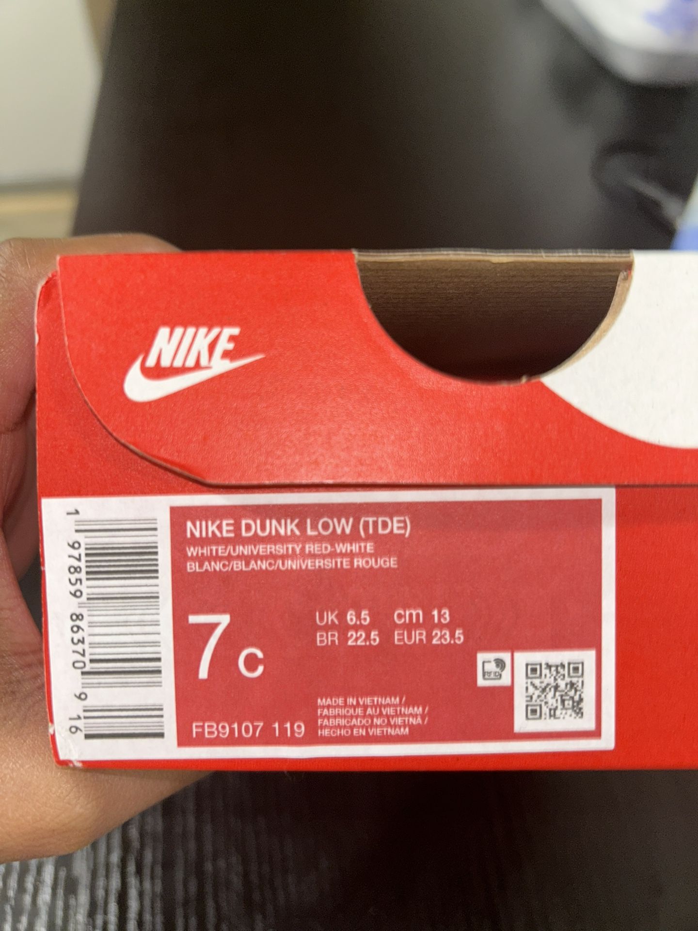 red and white dunkss